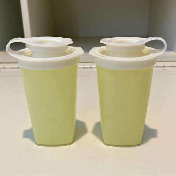 Vintage Eagle Super Seal Salt & Pepper Shakers - Picture 3 of 6